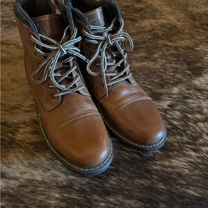 Crevo Brown Leather Chukka Boots with Cream Laces